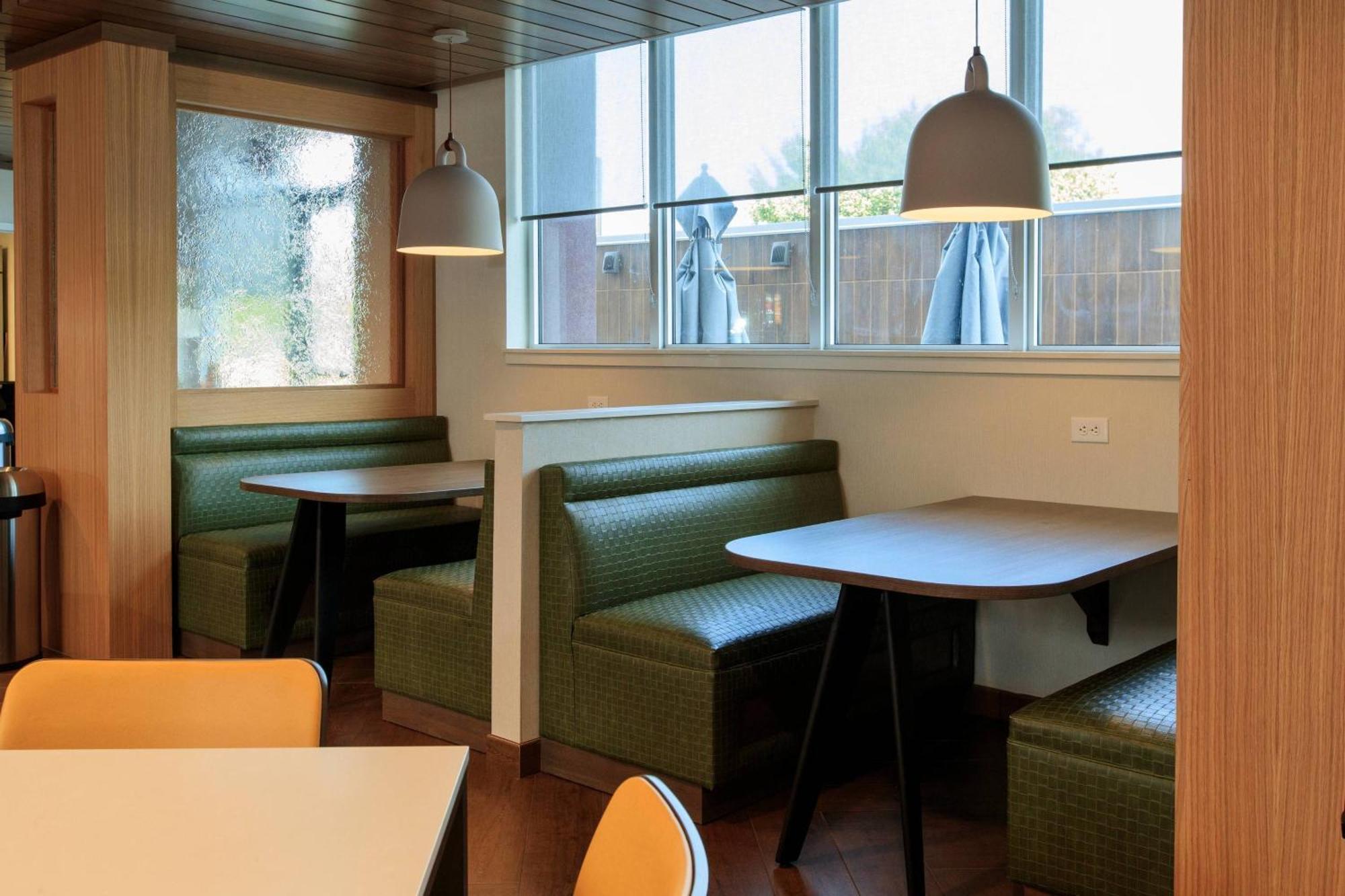 Fairfield Inn & Suites By Marriott Philadelphia Valley Forge/Great Valley Berwyn Esterno foto